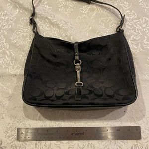 Coach Hamptons Clip Signature slim D1K-6091. Black Canvas Hobo bag